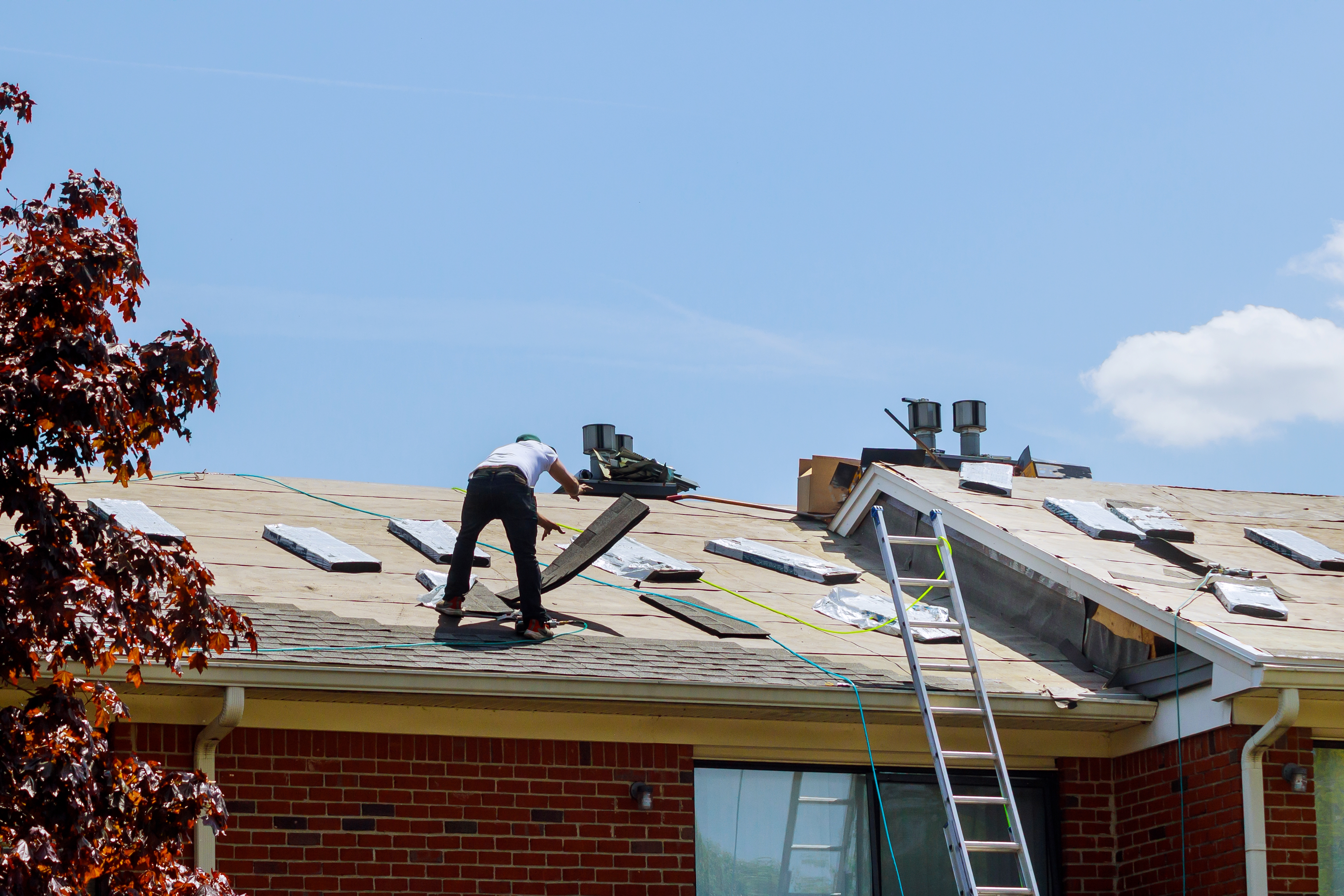 The Importance of Hiring a Professional Roofing Contractor